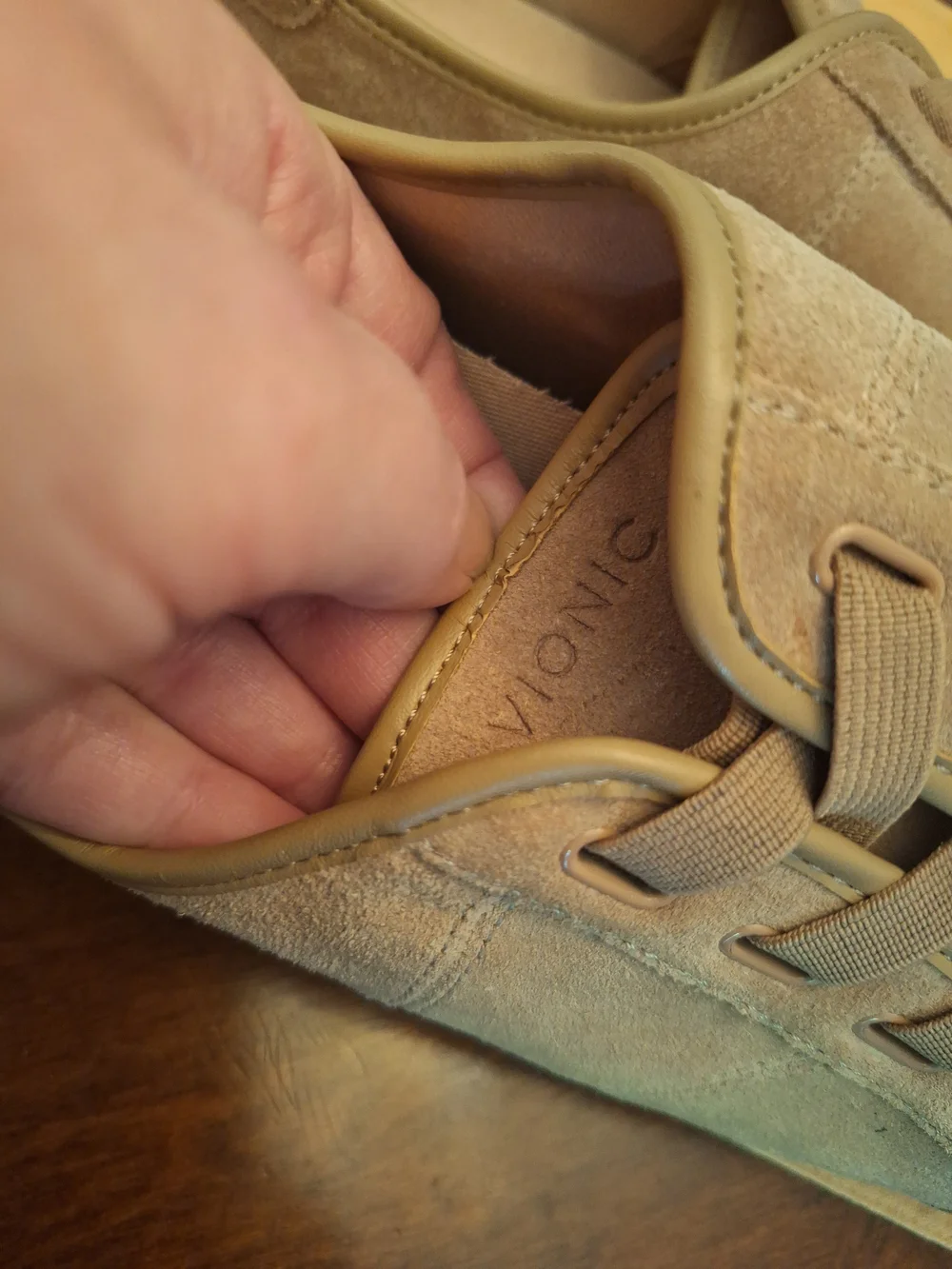 Wide Width Vionic Sandy Suede Lace-Up Sneakers 9.5 Wide
